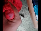 Me masturbo con unos calzones de mi suegra